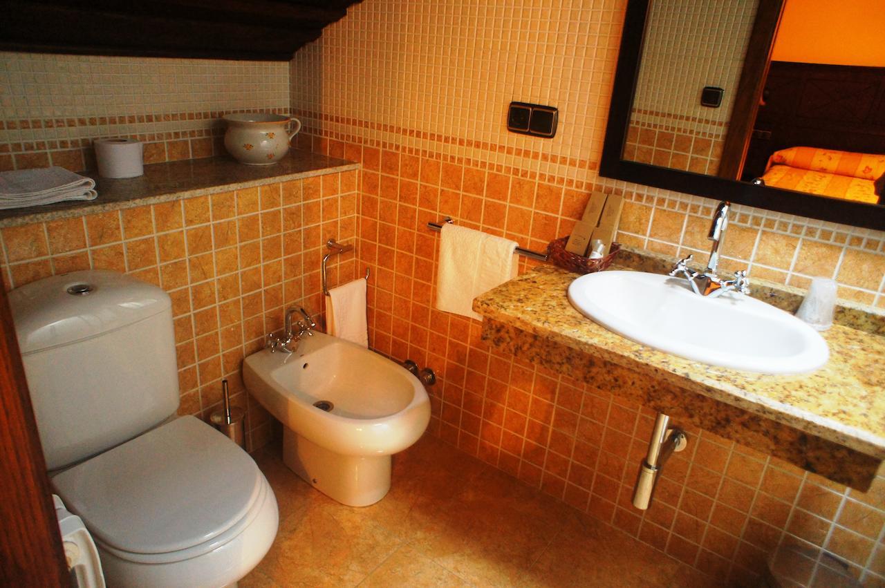 Mirador Da Ribeira Hotell Viana do Bolo Rum bild