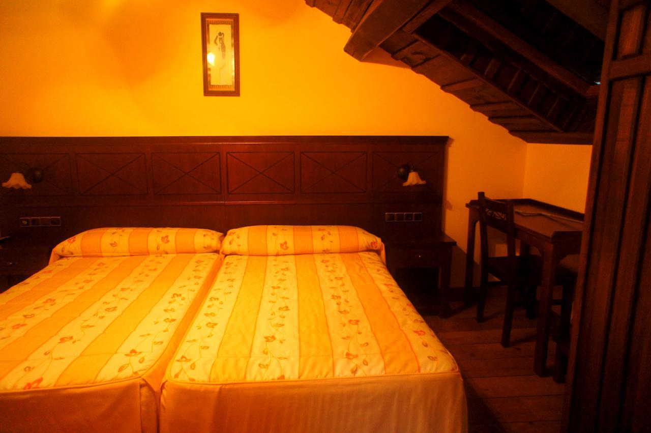 Mirador Da Ribeira Hotell Viana do Bolo Rum bild